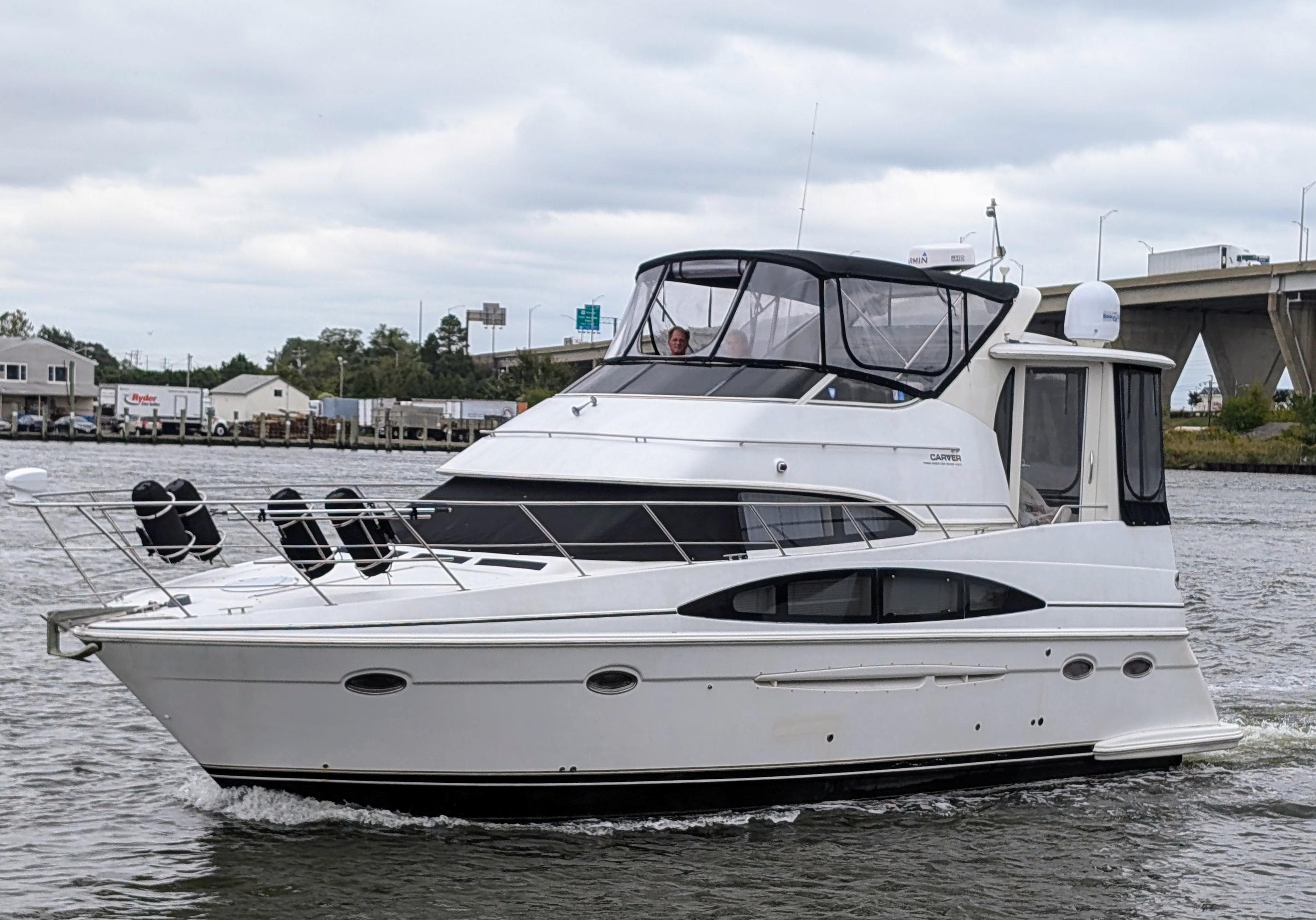 2001 Carver 396 Motor Yacht