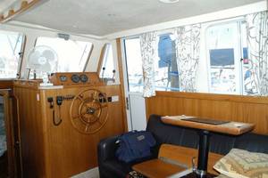 39' Mainship Trawler - Before